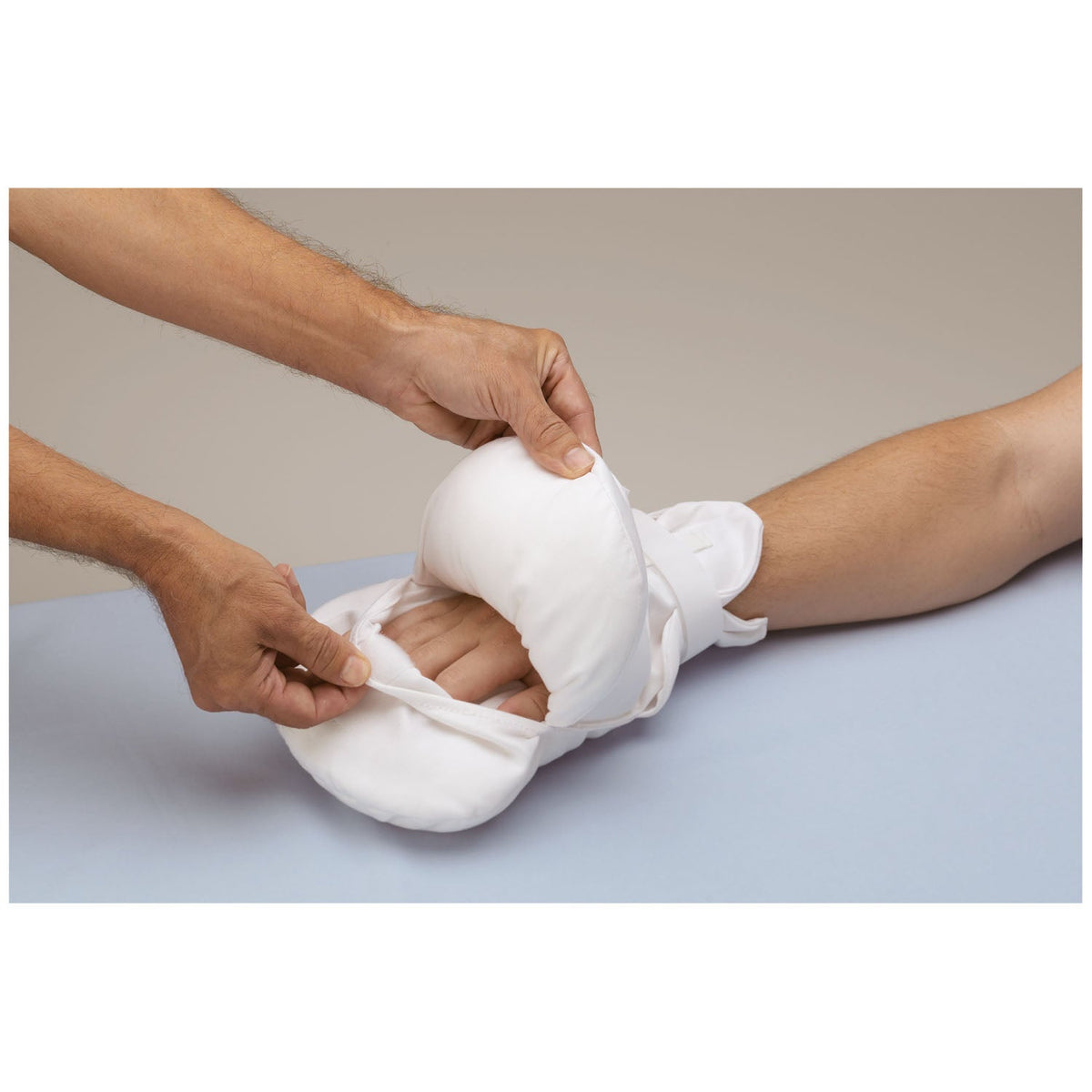 Diversionary Mitts